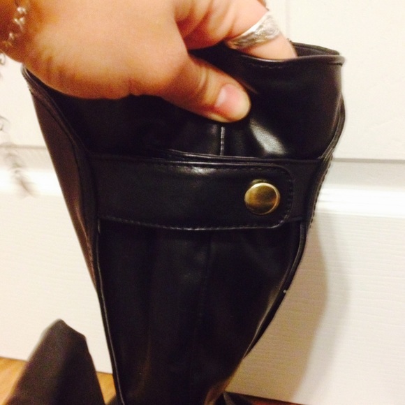 Boots - Picture 2 of 4