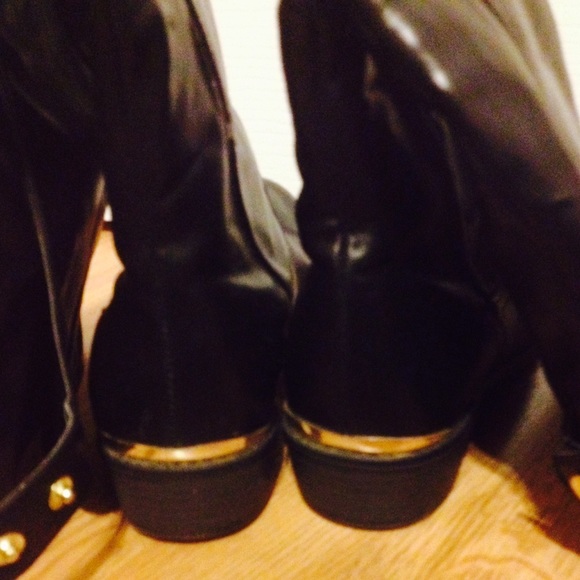 Boots - Picture 3 of 4