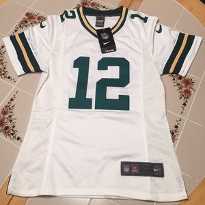 Women's Green Bay Packers jersey.