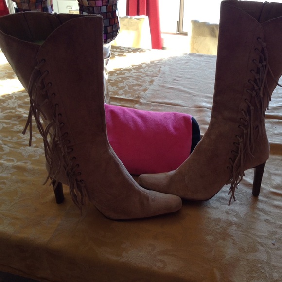 Tan suede fringe boots size 9