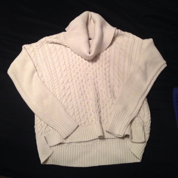 Cowl neck American eagle sweater