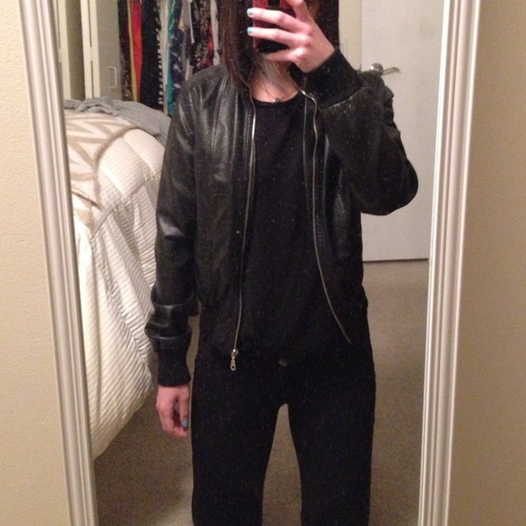 Black leather jacket - Picture 2 of 4
