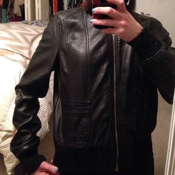 Black leather jacket - Picture 3 of 4