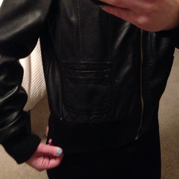 Black leather jacket - Picture 4 of 4