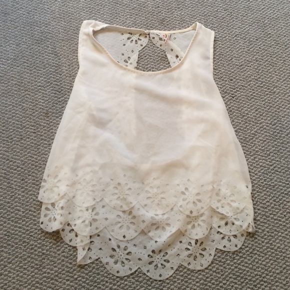 ❌SOLD❌White urban outfitter inspired top