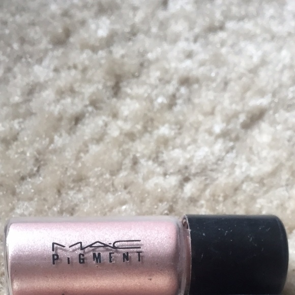 Lily white mac glitter