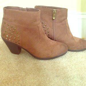 Medium brown~bootie