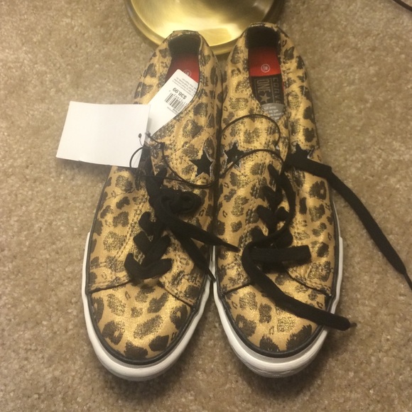 Converse cheetah shoes size 8.5