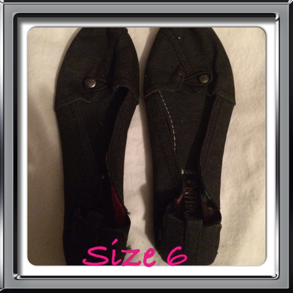 Slip on super cute shoes!! 💗