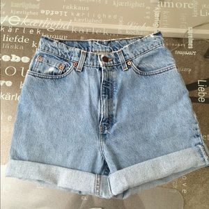 Vintage high waisted Levi's shorts