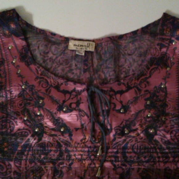 Top - Picture 2 of 2