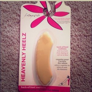 Lot of 3 heel cushions