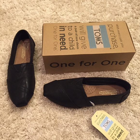 toms black metallic