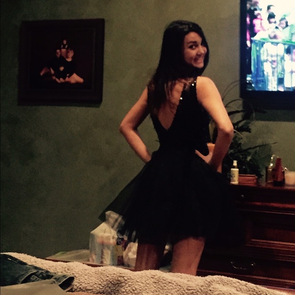 Black Sequence And Tool Dress👗🎉 - Picture 2 of 4