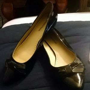 Black Shoes Flats
