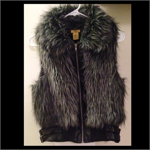 Outerwear - Faux fur vest