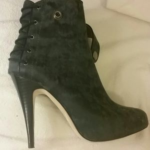 Cynthia Vincent blue boots w/black heel