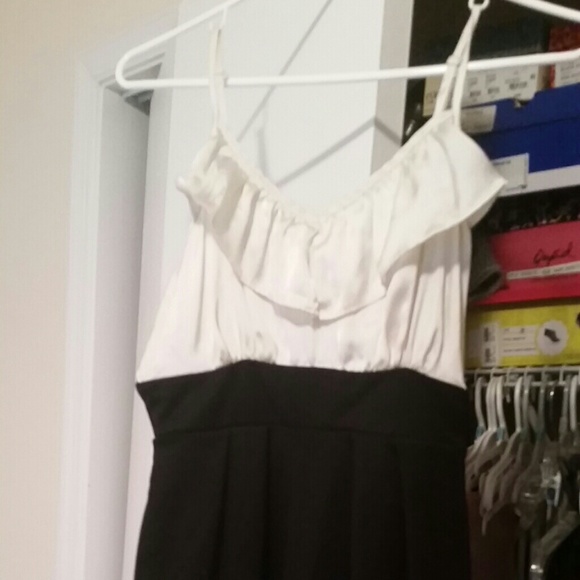 Dress - Picture 2 of 4