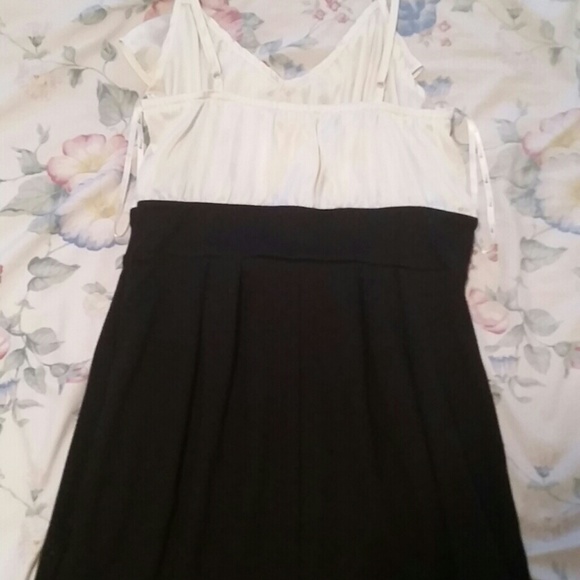 Dress - Picture 3 of 4