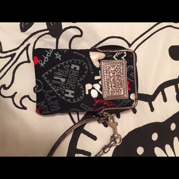 Coach Poppy Graffiti universal case