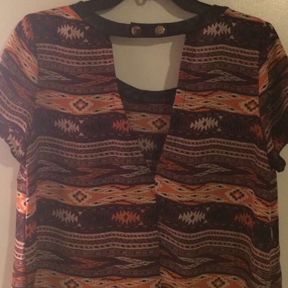 🍋NEW🍋 Aztek Print Blouse - Picture 2 of 2