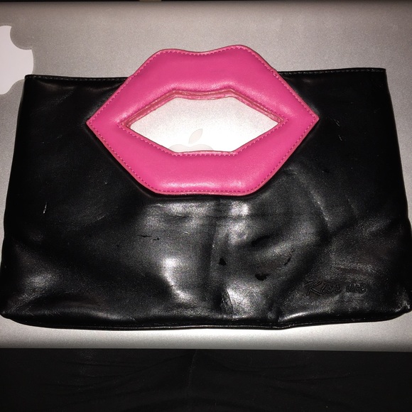 Lip clutch ✔️SOLD!!!!!✔️