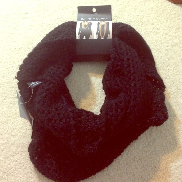 Black infinity scarf