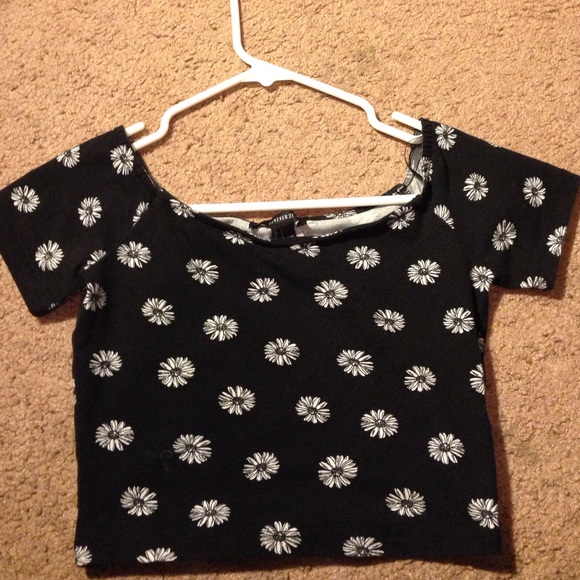 daisy black crop top - Picture 3 of 3