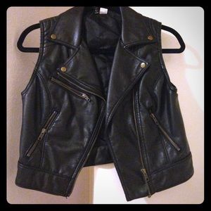 Short faux leather Moto vest