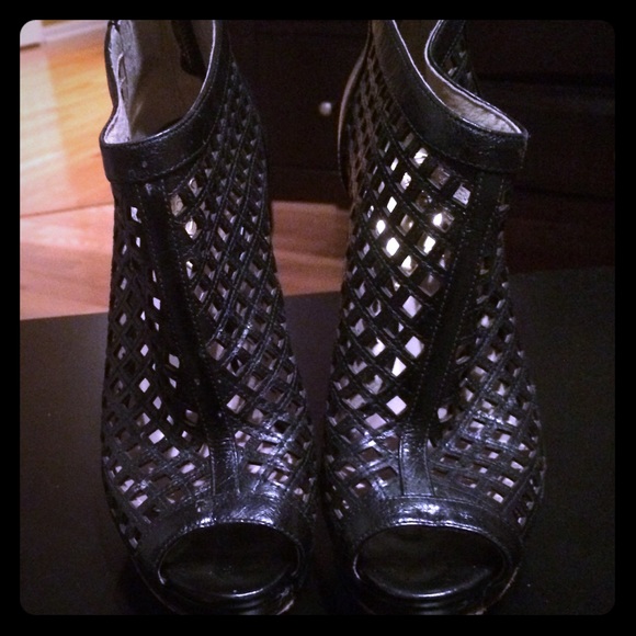 Michel Kors Caged bootie