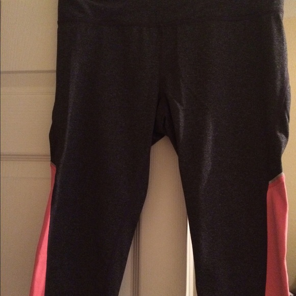 Calvin Klein Performance Cropped Leggings - Picture 1 of 2