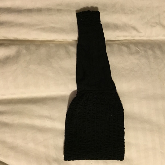 Black Elastic Bandeau - Picture 3 of 4