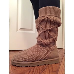 Knit Uggs ON HOLD