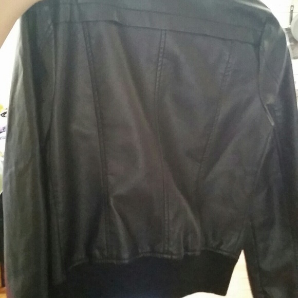 Jacket - Picture 3 of 4