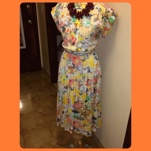 Stunning Vintage floral dress Johnathan Martin