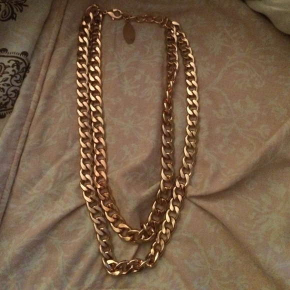 Gold chain necklace
