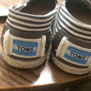 TOMS university Classic ash