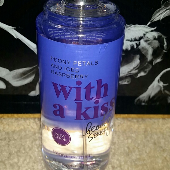 With A Kiss Beauty Rush Spray