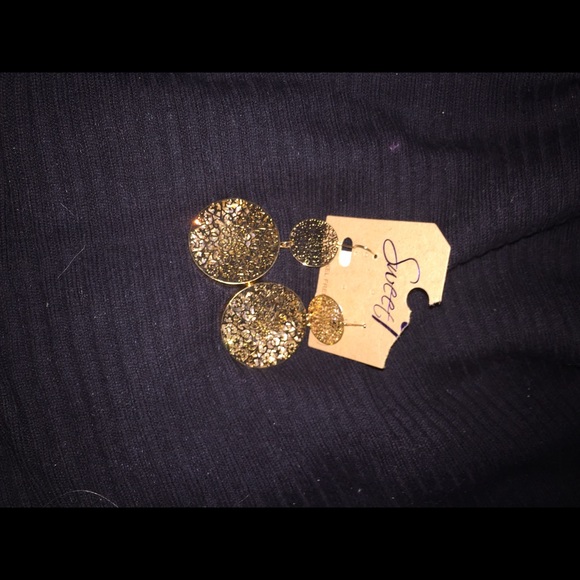 Ear rings