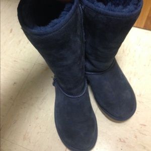 Blue women uggs size 5