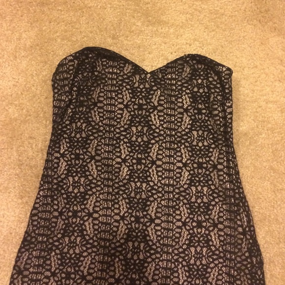 Urban outfitters Lace mini dress w/ sweetheart top - Picture 2 of 3