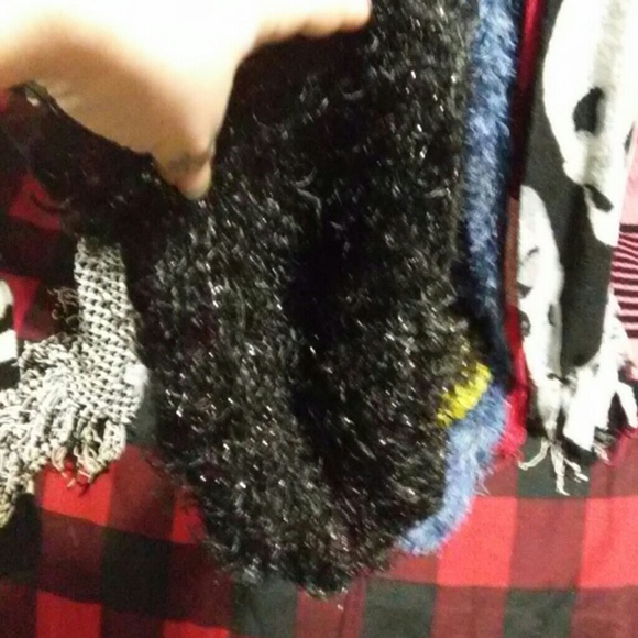 Scarf bundle - Picture 2 of 2