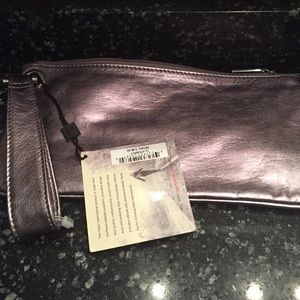 Hobo International clutch