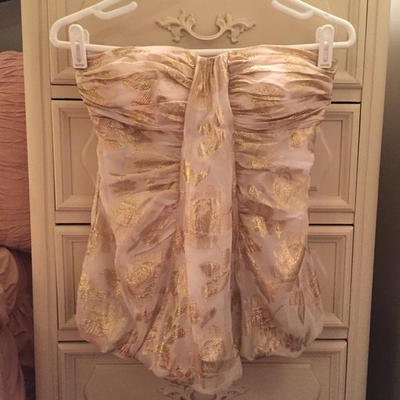 Sold in bundle: bebe silk golden roses blouse - Picture 4 of 4