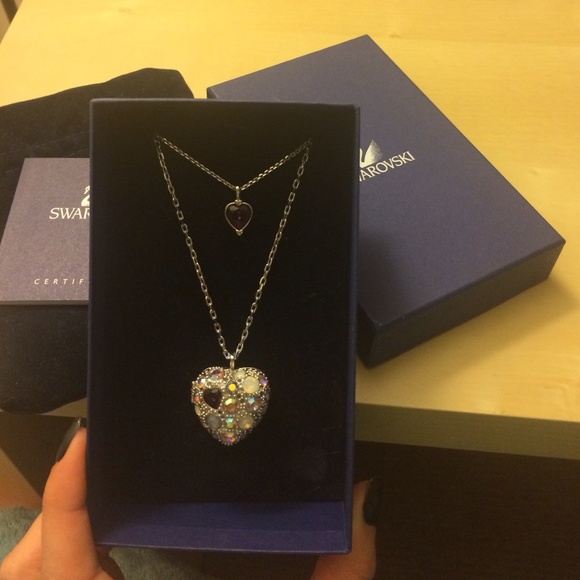 Absolutely stunning double necklace