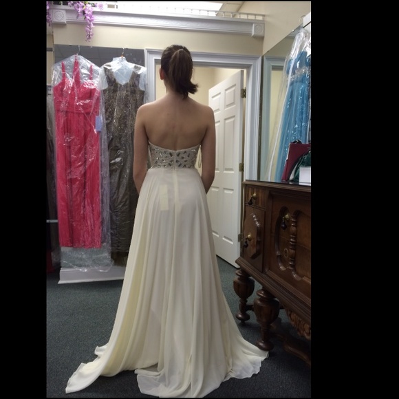 Pageant/Prom/Formal Dress - Picture 2 of 4