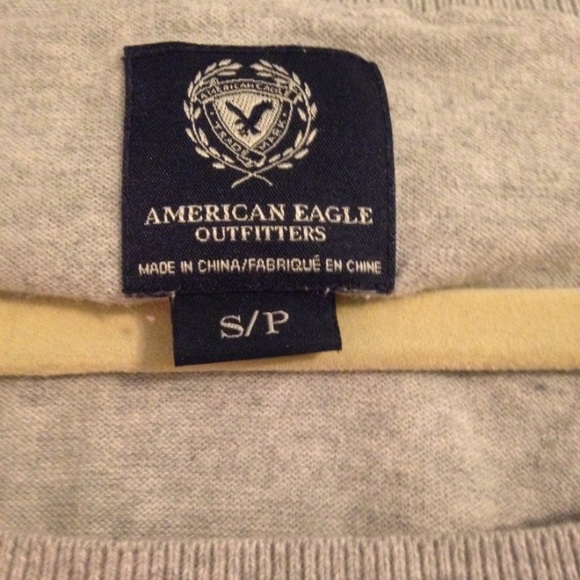 American Eagle sweater - Picture 2 of 2