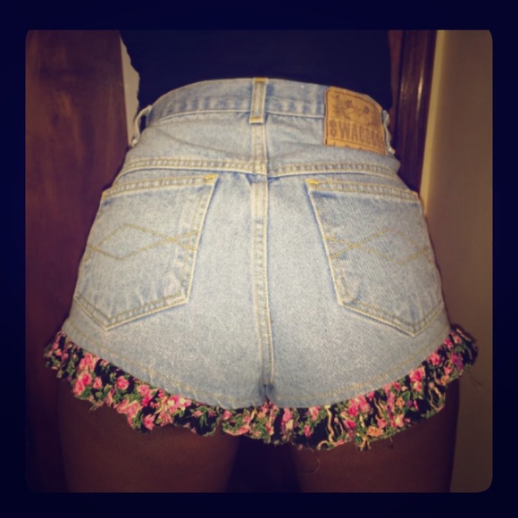 Floral hem daisy Dukes denim pum pum sexy shorts
