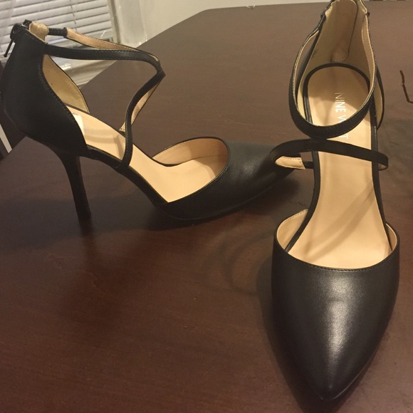 🚫sold🚫 Nine West black pumps