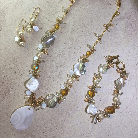 Mother of Pearl Necklace, Bracelet & Earrings
